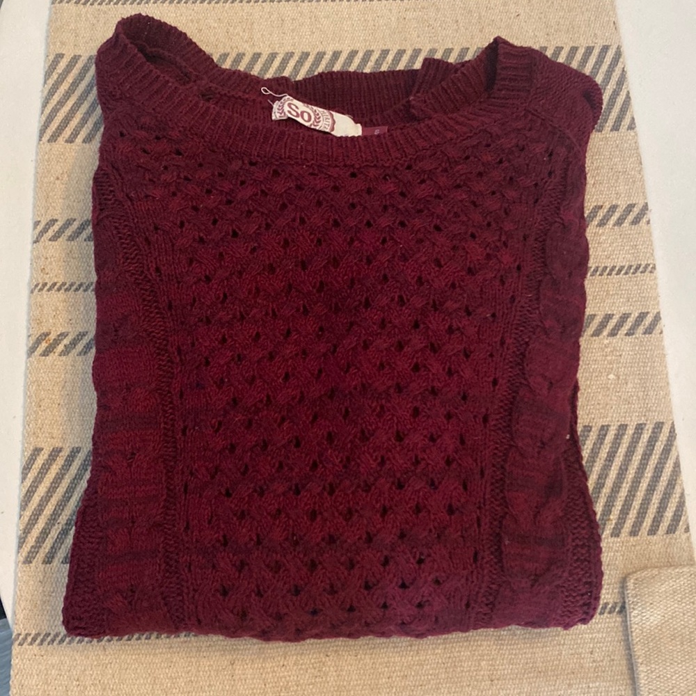 Women’s sweater- burgundy